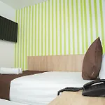 Bajo La Luna Hotel
