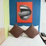 Bajo La Luna Hotel