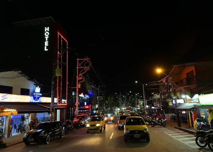 Bajo La Luna Hotel