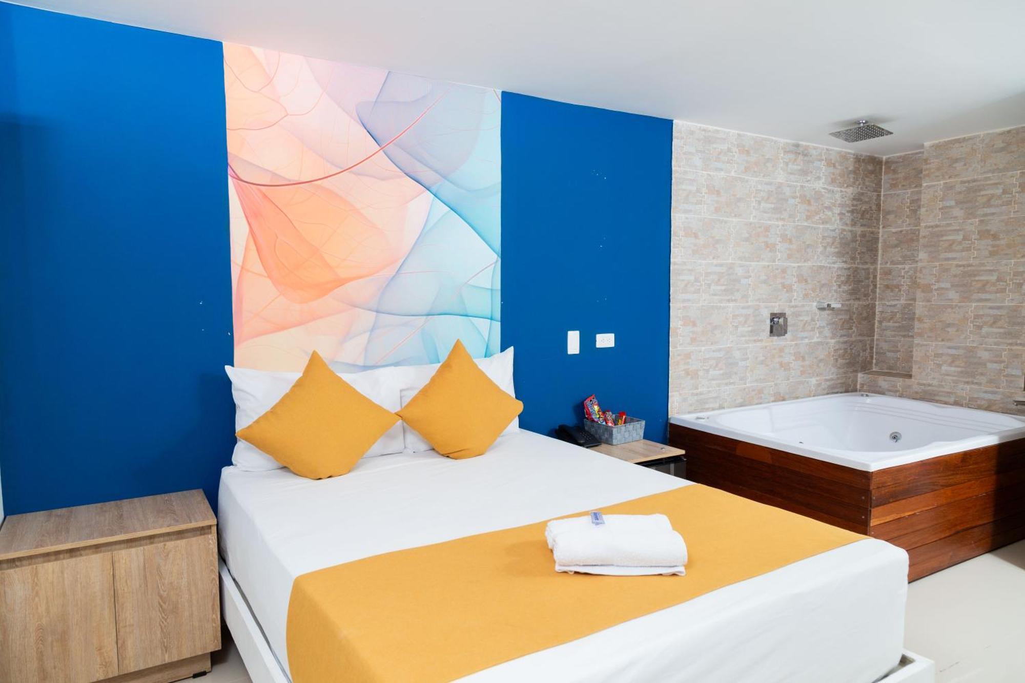 Hotel Bajo La Luna