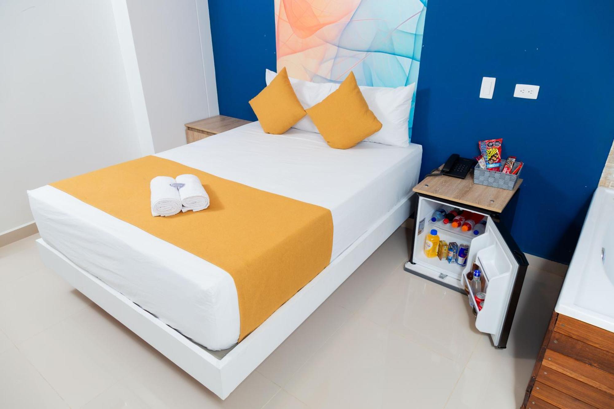 Bajo La Luna Hotel *