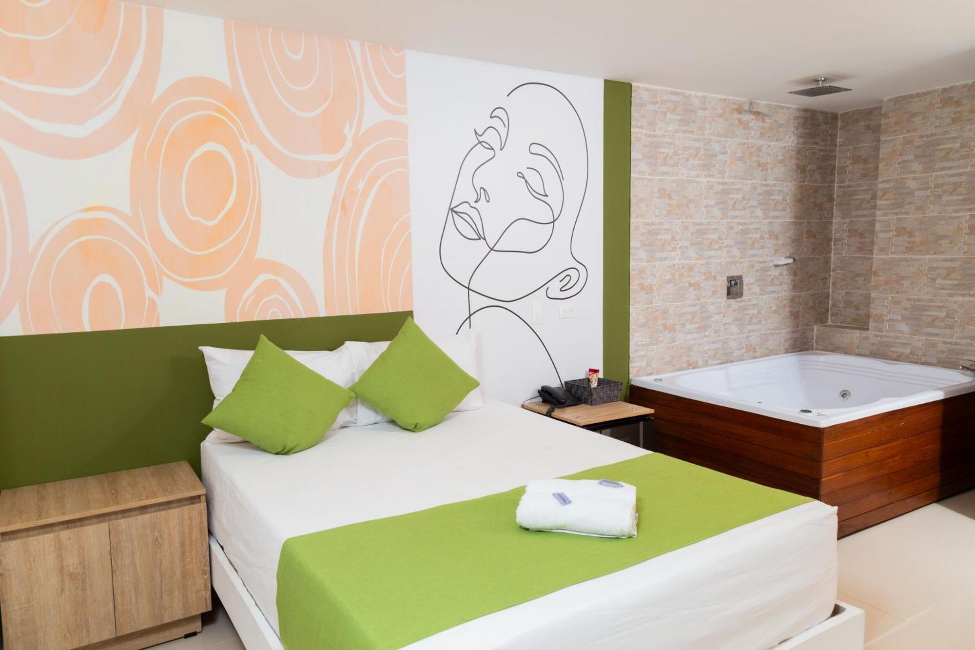 Bajo La Luna Hotel